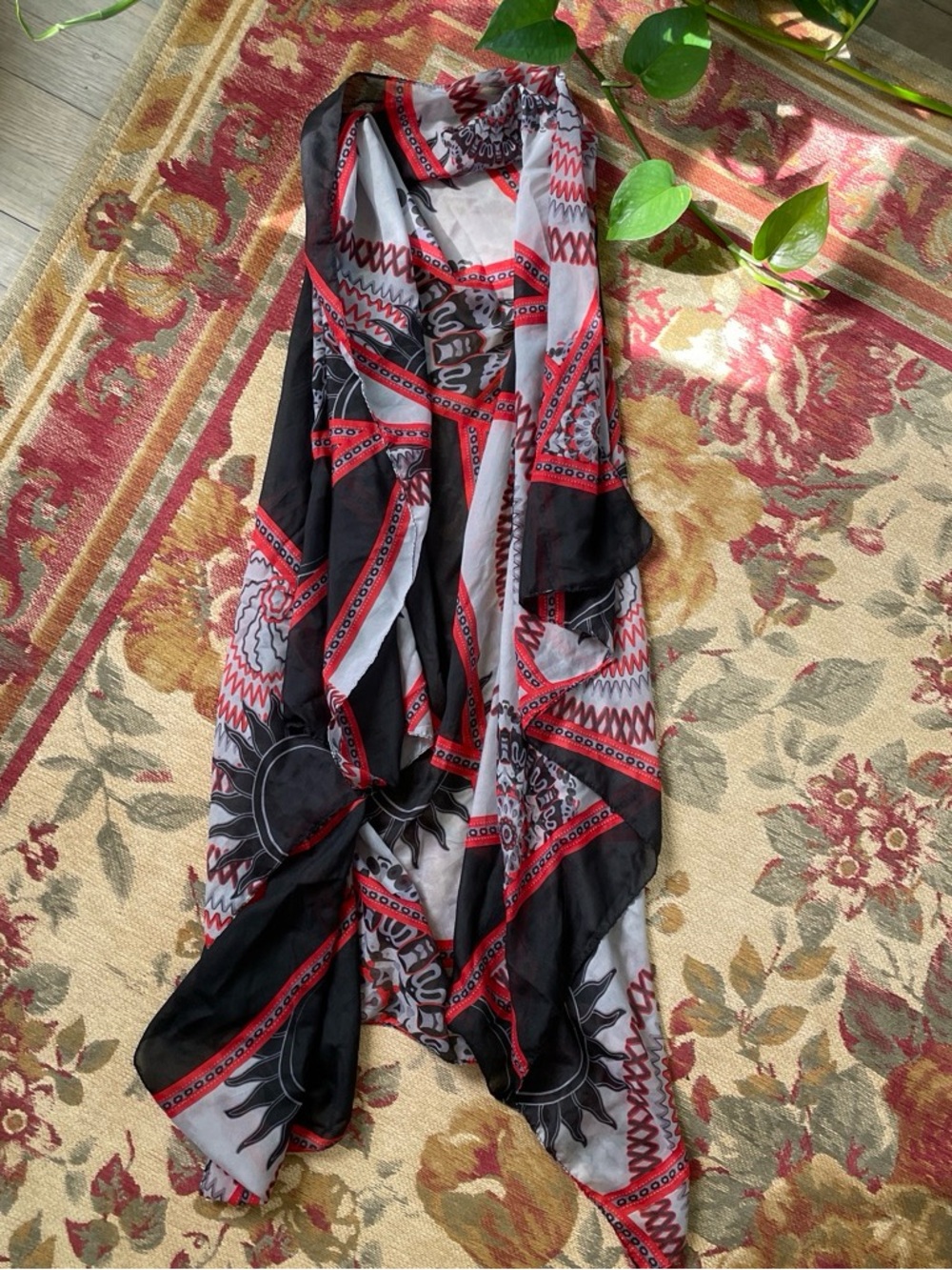 Lightweight Geometric & Sun Motif Scarf in Black, Red, Gray